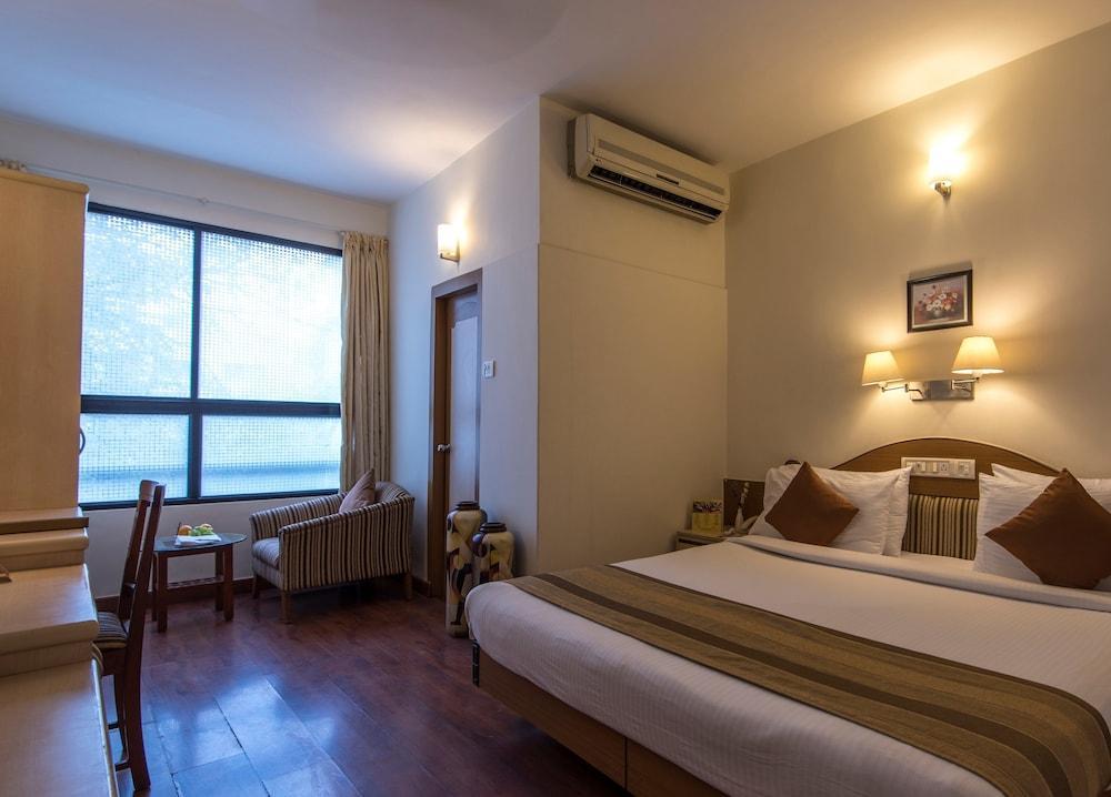 Hotel Park Central Comfort- E- Suites Pune Exterior foto