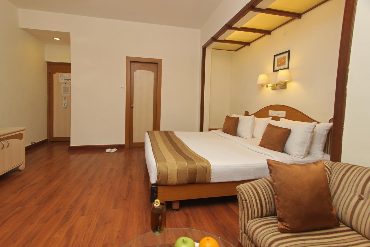 Hotel Park Central Comfort- E- Suites Pune Exterior foto