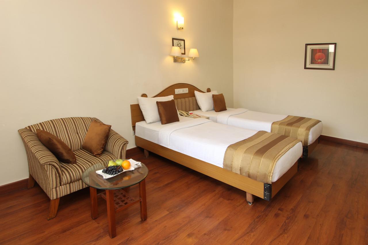 Hotel Park Central Comfort- E- Suites Pune Exterior foto