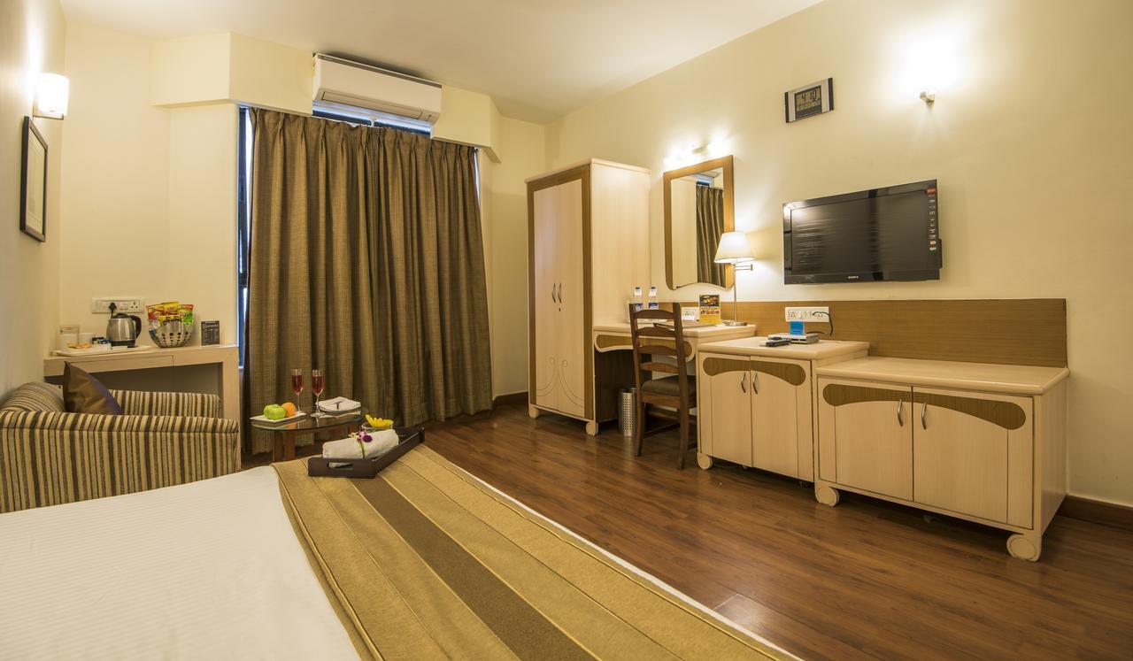 Hotel Park Central Comfort- E- Suites Pune Exterior foto
