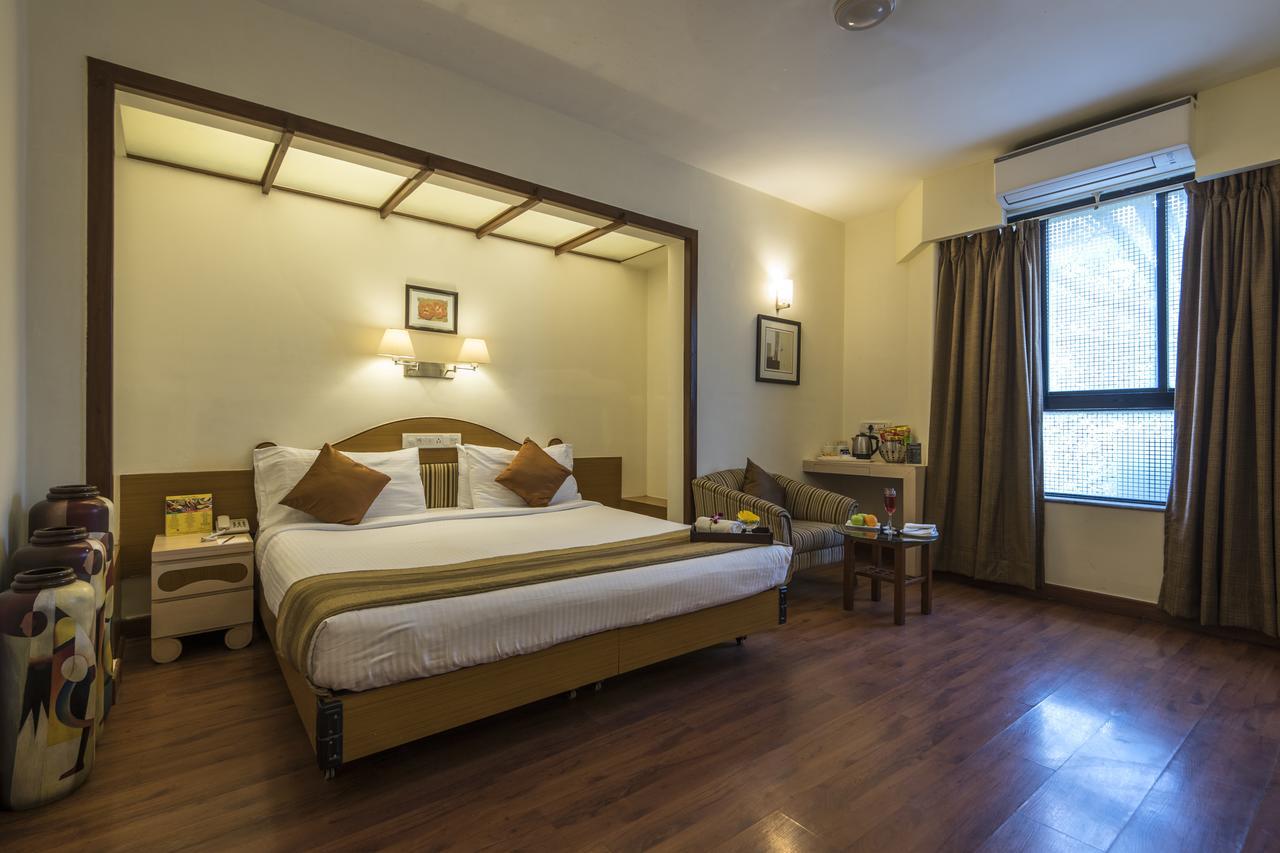 Hotel Park Central Comfort- E- Suites Pune Exterior foto