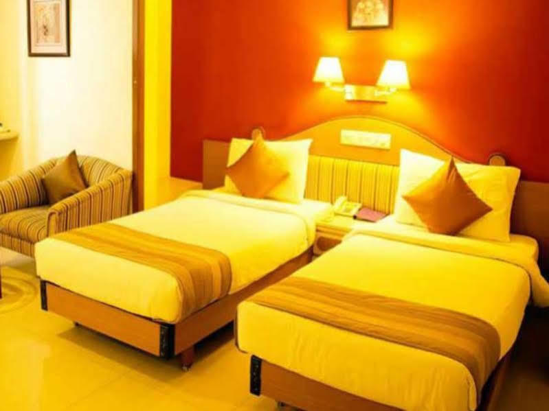 Hotel Park Central Comfort- E- Suites Pune Exterior foto