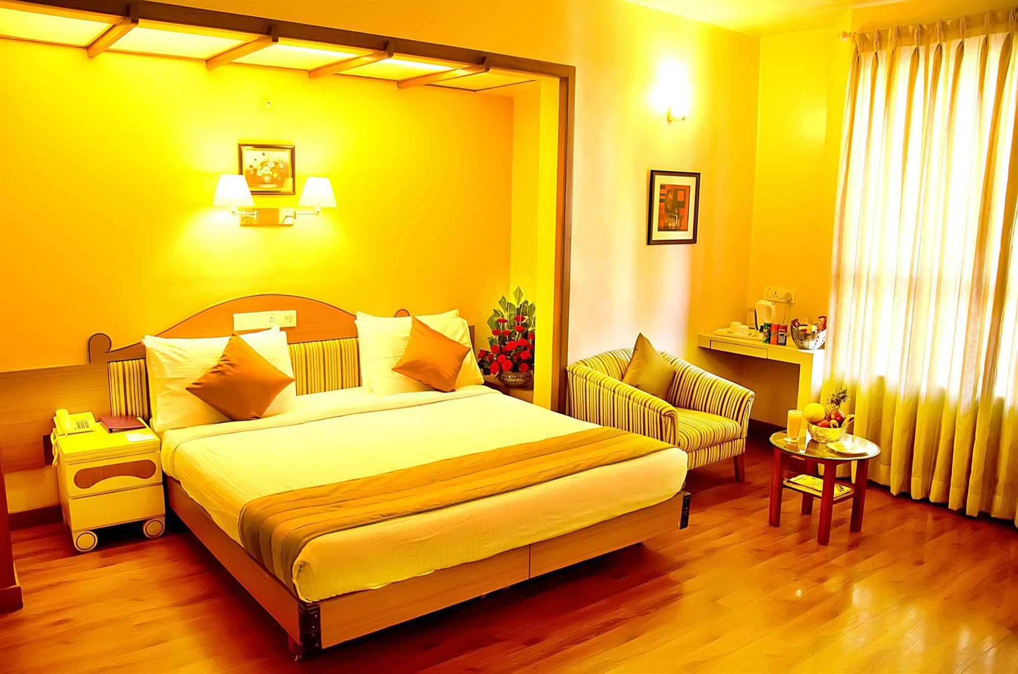 Hotel Park Central Comfort- E- Suites Pune Exterior foto