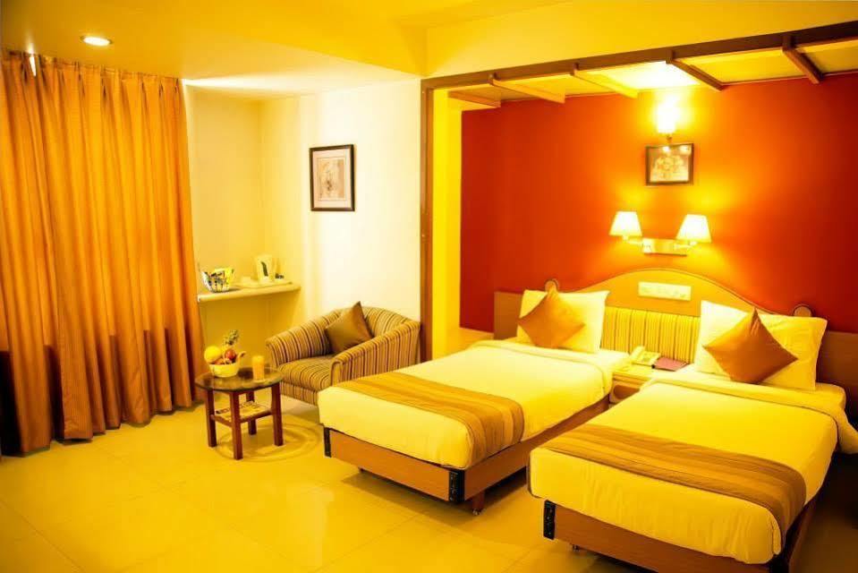 Hotel Park Central Comfort- E- Suites Pune Exterior foto