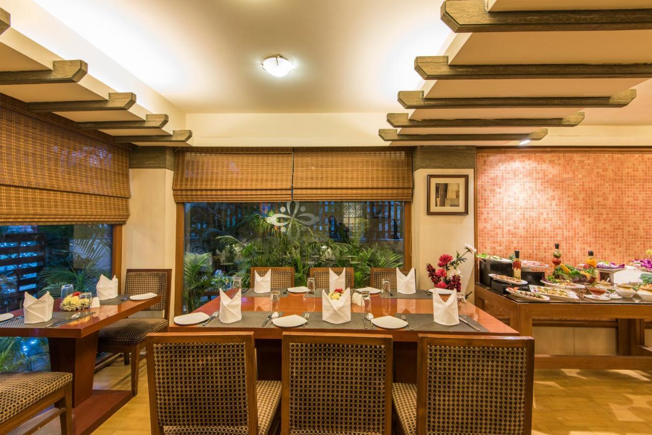 Hotel Park Central Comfort- E- Suites Pune Exterior foto