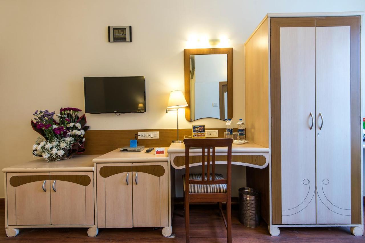 Hotel Park Central Comfort- E- Suites Pune Exterior foto